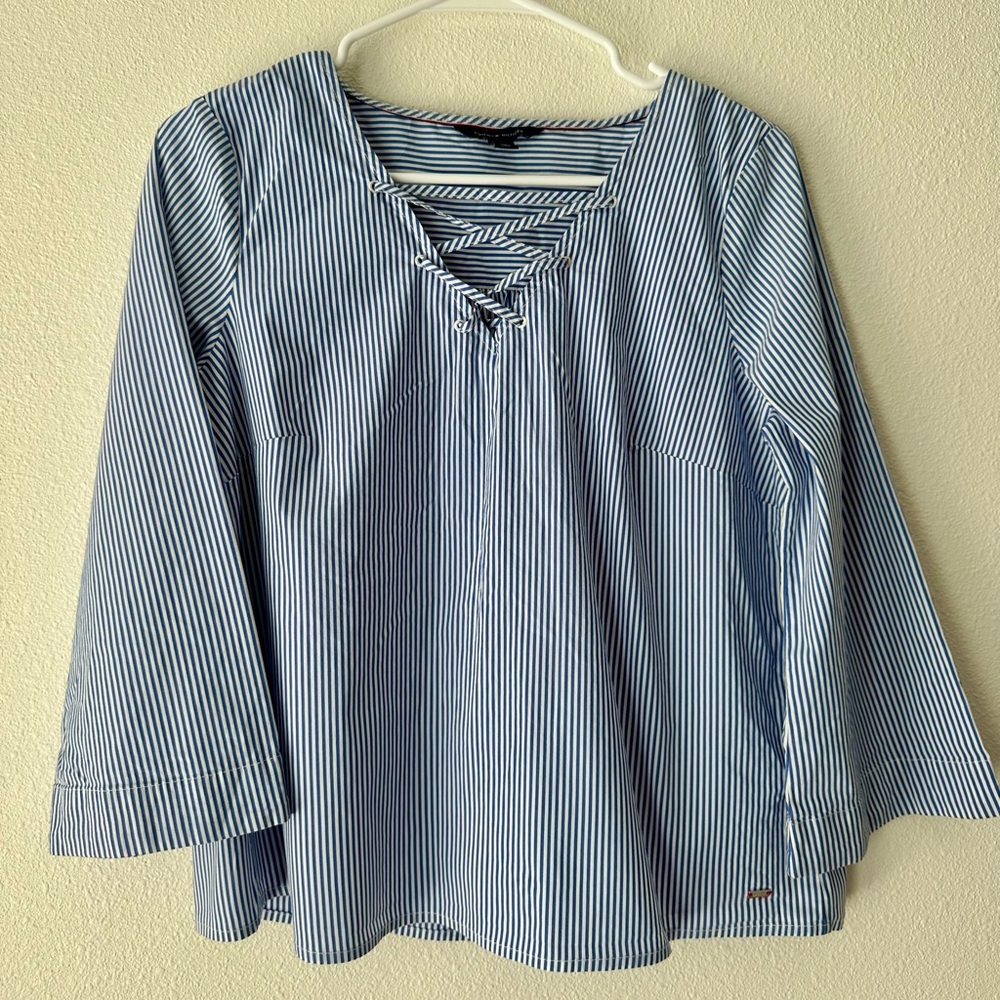 Tommy Hilfiger Women’s Blue & White Striped V-Neck Blouse with wide 3/4 Sleeves